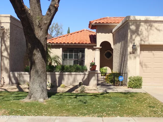 MLS: 6204302 Condo For Sale