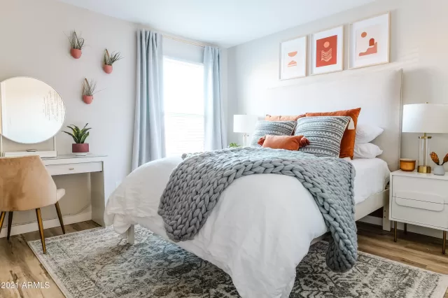 MLS: 6204343 Condo For Sale