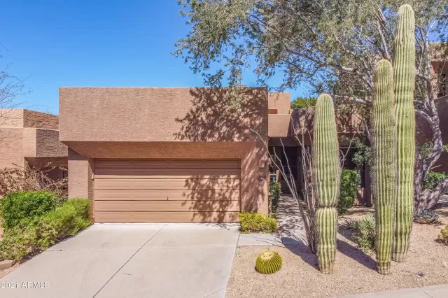 MLS: 6204373 Condo For Sale