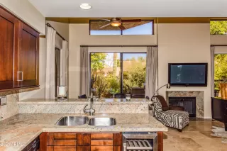 Photo #5: 6204373 Listing