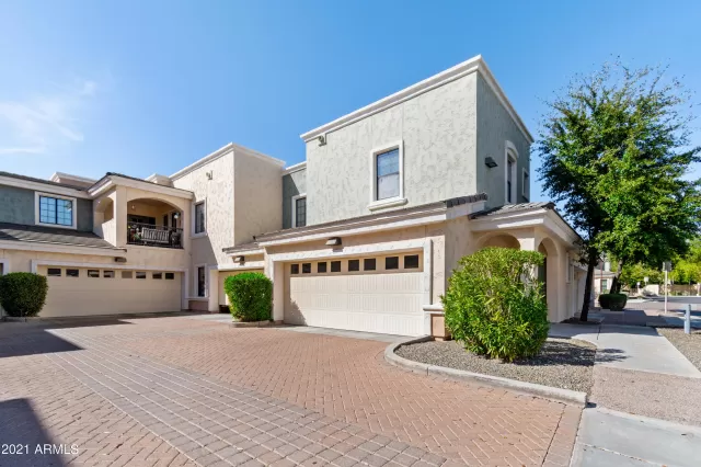 MLS: 6204421 Condo For Sale