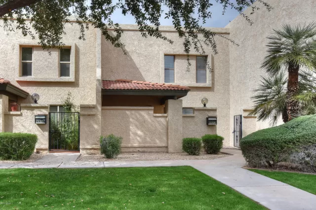 MLS: 6204562 Condo For Sale