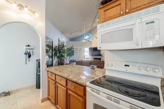 Photo #4: 6204585 Listing