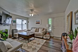 Photo #2: 6204640 Listing 