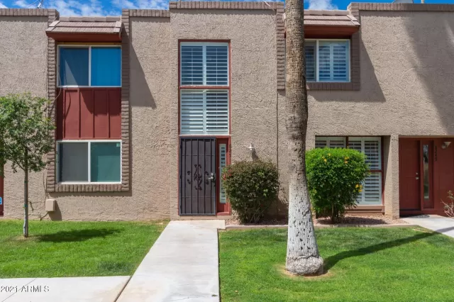 MLS: 6204665 Condo For Sale