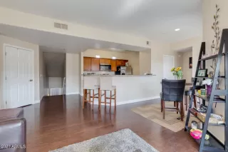 Photo #2: 6204683 Listing 