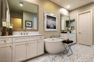 Photo #6: 6204758 Listing