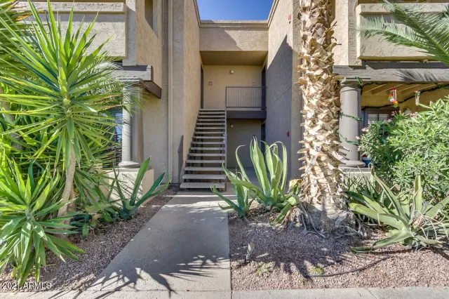 MLS: 6204866 Condo For Sale