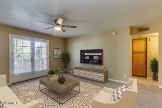 Photo #3: 6204866 Listing