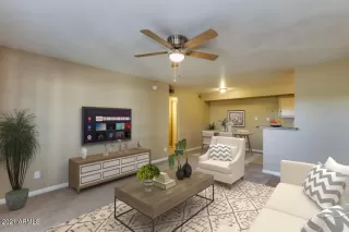 Photo #4: 6204866 Listing