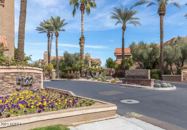 MLS: 6205053 Condo For Sale