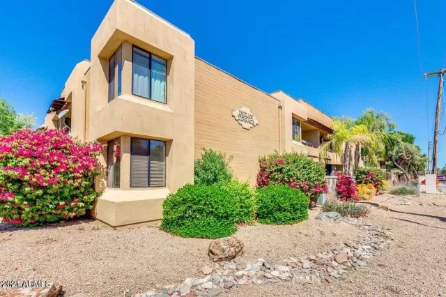 MLS: 6205232 Condo For Sale