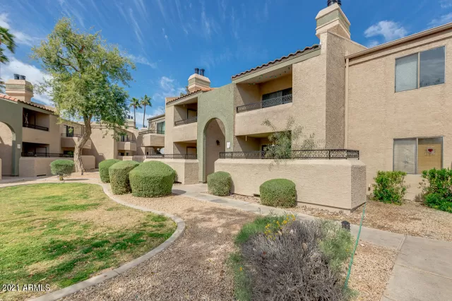 MLS: 6205262 Condo For Sale