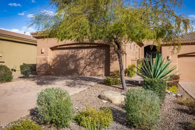 MLS: 6205384 Condo For Sale