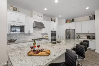 Photo #1: 6205703 Listing