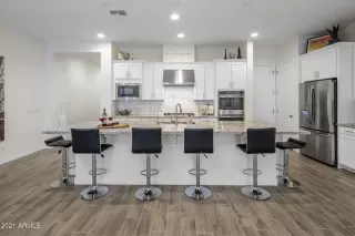 Photo #6: 6205703 Listing