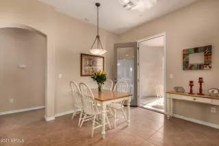 Photo #4: 6205757 Listing