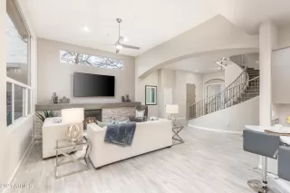 Photo #3: 6205997 Listing