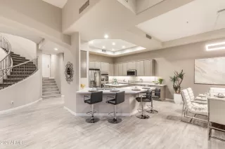 Photo #6: 6205997 Listing