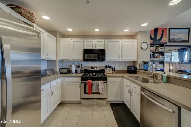 MLS: 6206005 Condo For Sale