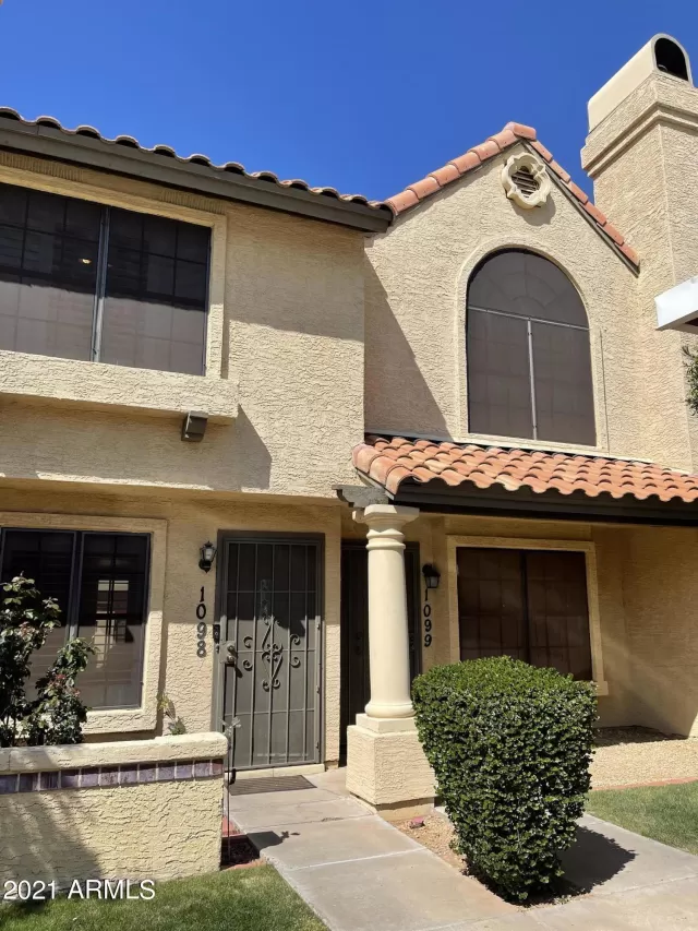 MLS: 6206099 Condo For Sale