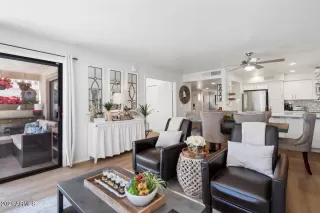 Photo #3: 6206337 Listing