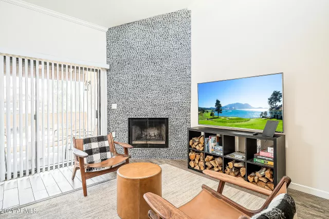 MLS: 6206385 Condo For Sale