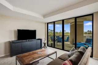 Photo #1: 6207000 Listing