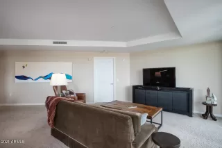 Photo #2: 6207000 Listing