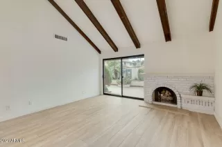 Photo #3: 6207002 Listing