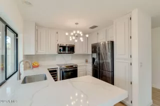 Photo #6: 6207002 Listing