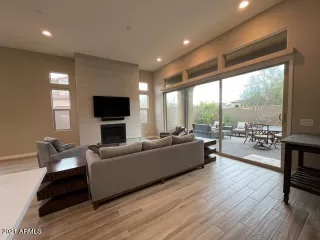 Photo #6: 6207159 Listing