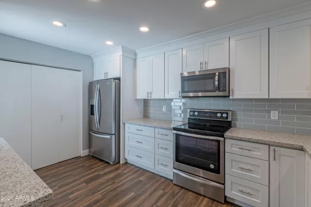 MLS: 6207198 Condo For Sale
