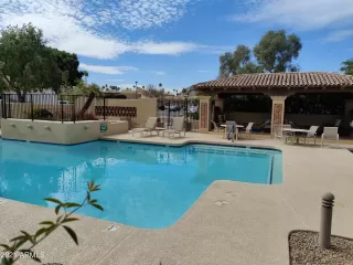 Photo #6: 6207699 Listing