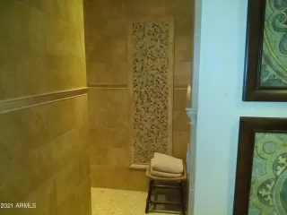 Photo #6: 6207835 Listing