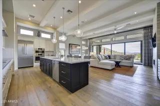 Photo #5: 6207861 Listing