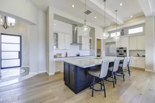 Photo #6: 6207861 Listing