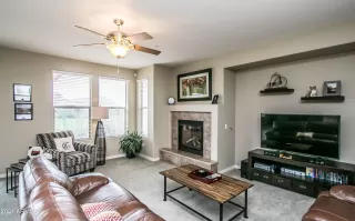 Photo #2: 6208169 Listing