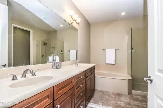 Photo #6: 6208169 Listing