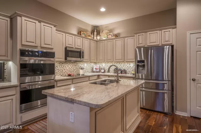 MLS: 6208385 Condo For Sale