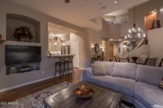 Photo #5: 6208385 Listing