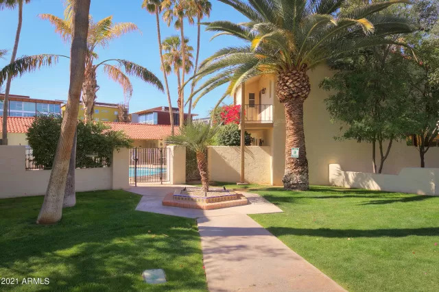 MLS: 6208518 Condo For Sale