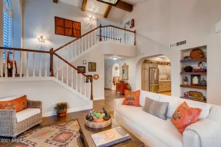 Photo #1: 6208685 Listing 