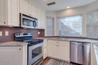 Photo #5: 6208903 Listing