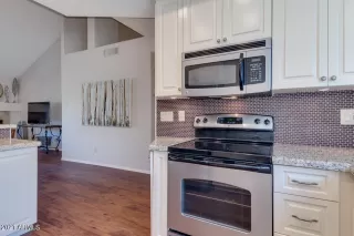 Photo #6: 6208903 Listing