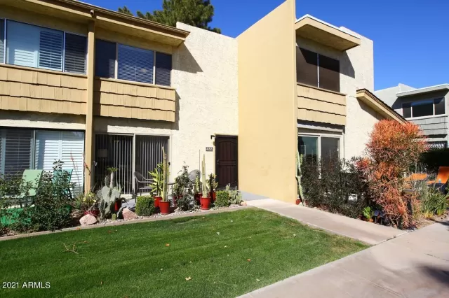 MLS: 6208941 Condo For Sale