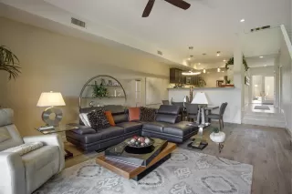 Photo #6: 6209146 Listing