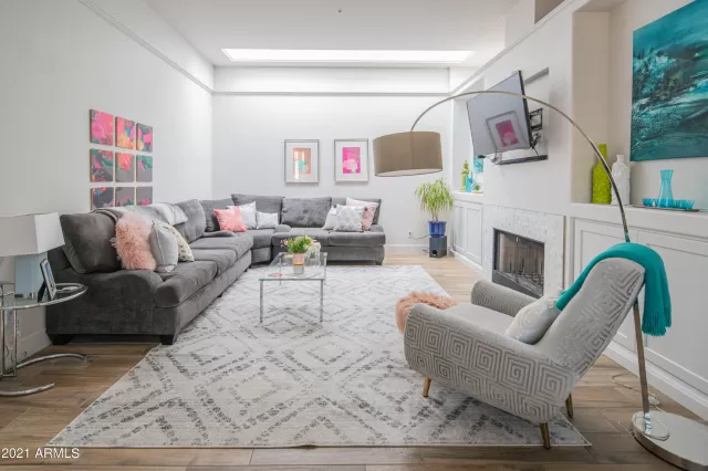 MLS: 6209225 Condo For Sale