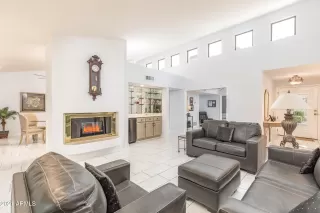 Photo #2: 6209297 Listing