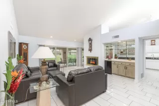 Photo #3: 6209297 Listing